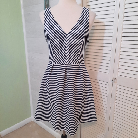 Monteau Dresses & Skirts - Monteau  LA nautical navy stripe pleated fit and flare dress medium